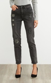 Style 203072 Crystal detail ankle grazer jeans