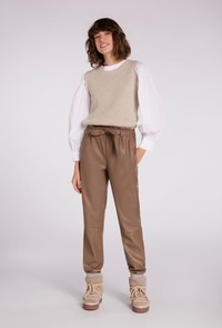 Style 74648 Vegan Leather belted trouser in Taupe