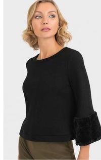 Style 193723 - Top with faux fur cuffs